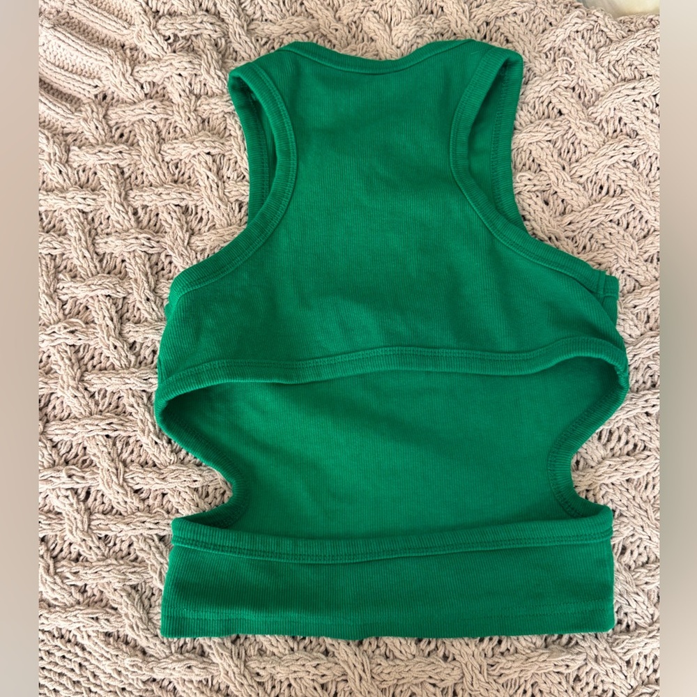 Women’s Ribbed Cropped Tank - Picture 4 of 5